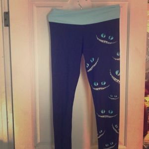Cheshire Cat leggings super fun and an eye catcher